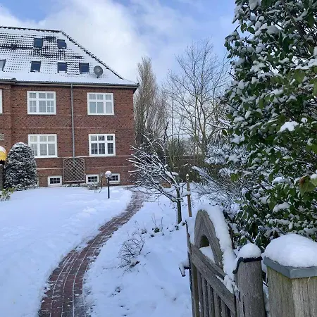 Apartmán Altes-offiziershaus-2 *